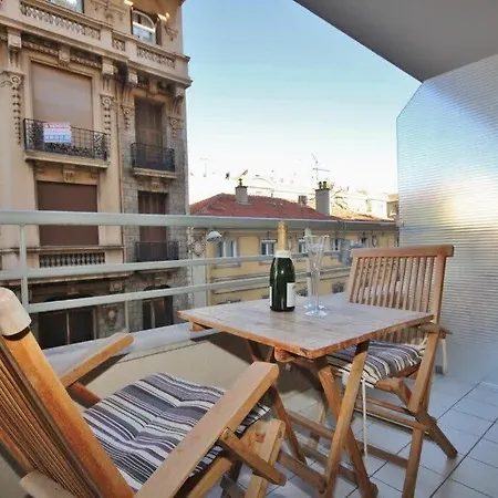 Le Palais De Med Promenade Des * Nice